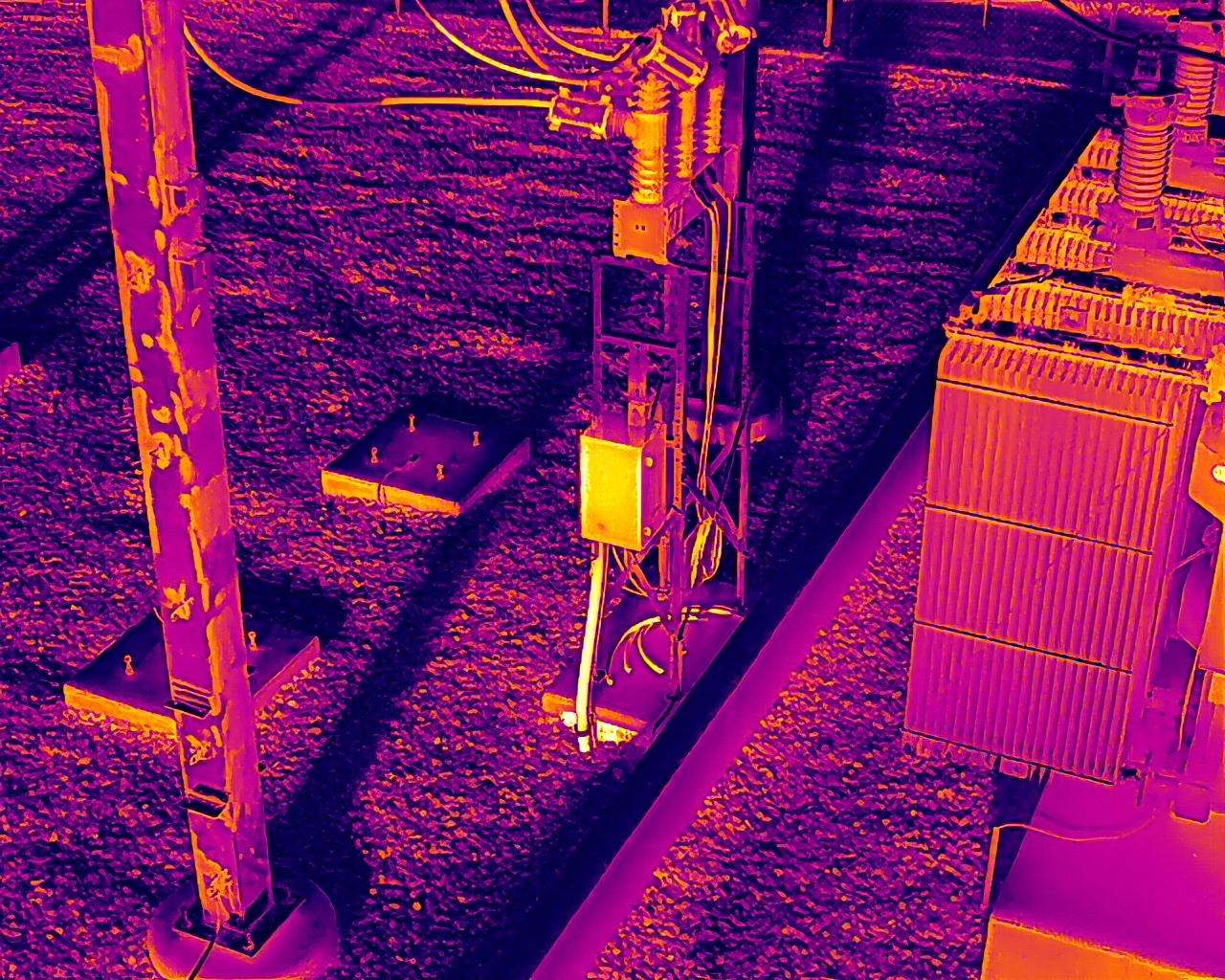 Aerial thermal image — Riser pole with underground cable termination and equipment cabinet